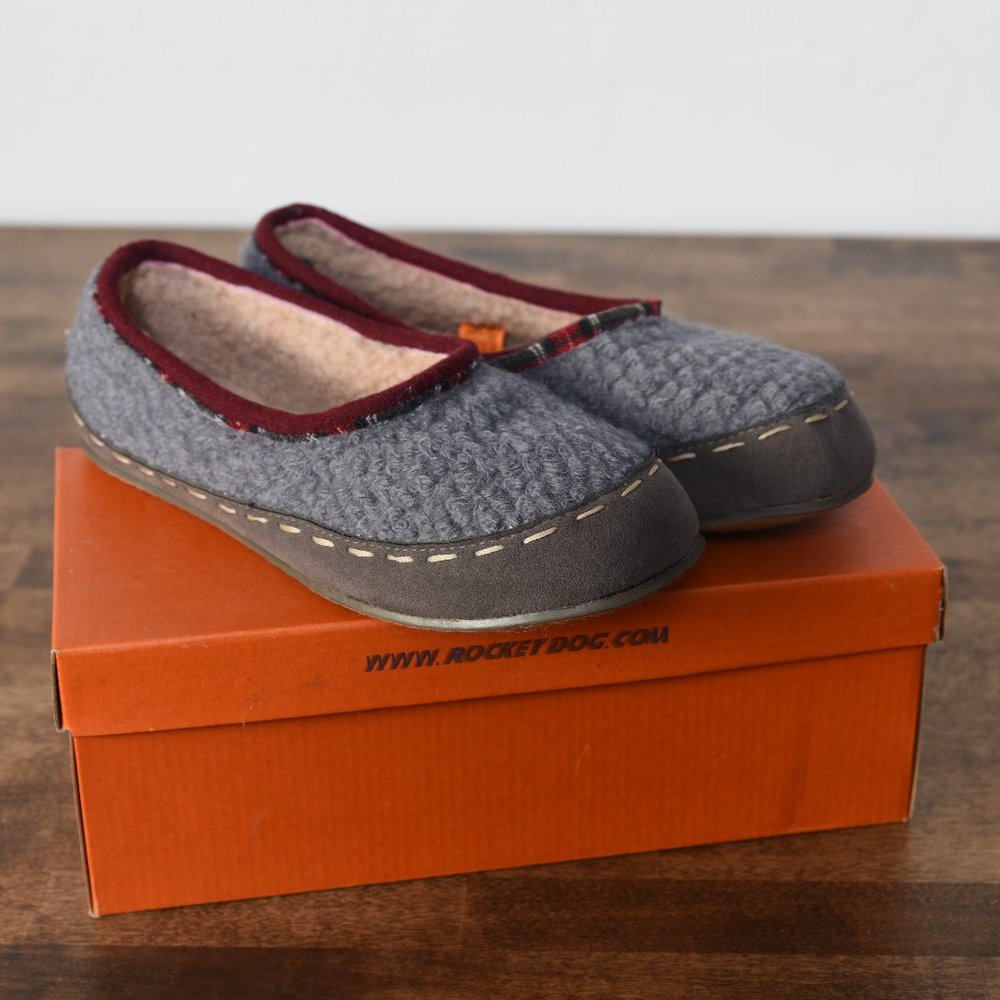 NIB Rocket Dog Slippers